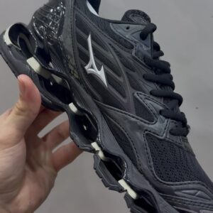 Mizuno Prophecy 6 “Black” – Camaleão